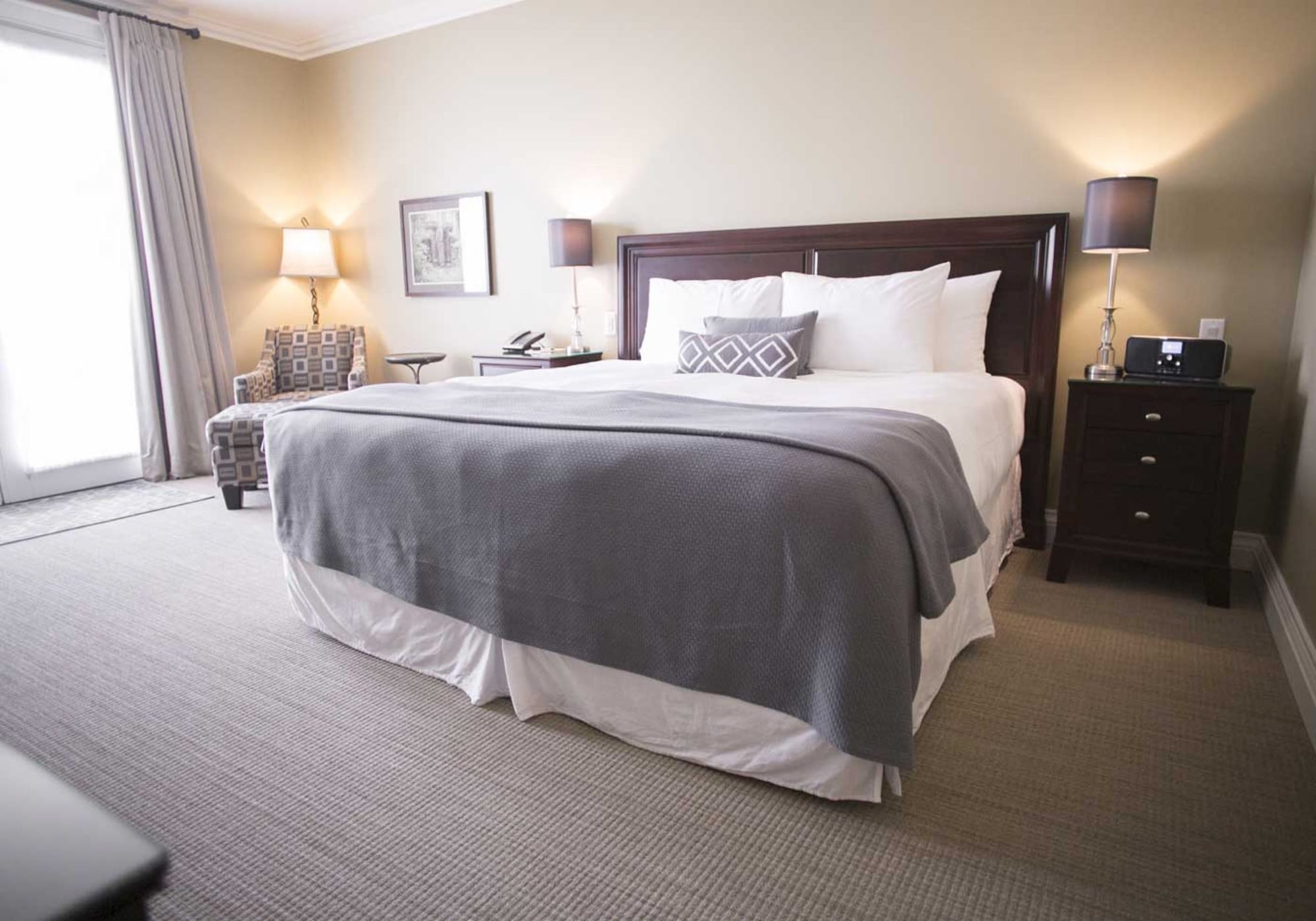 Adjoining, Premium, King Bed