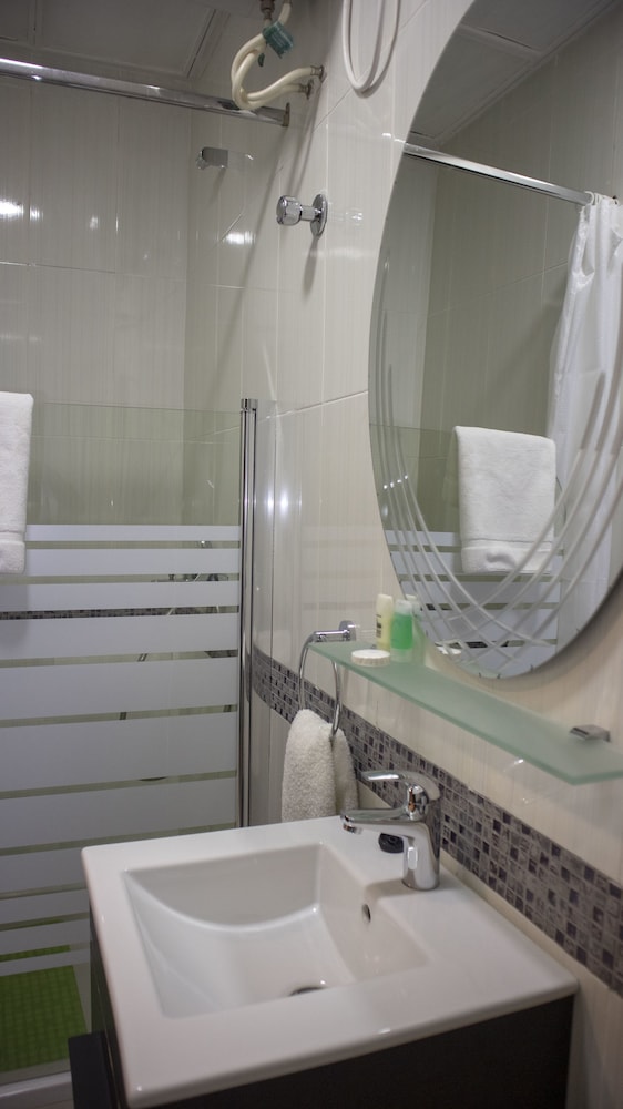 Ssnit Guest House 30/37