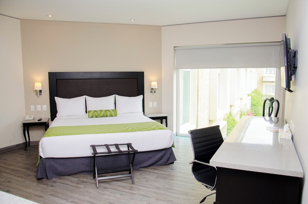 Plaza Camelinas Hotel 9/63