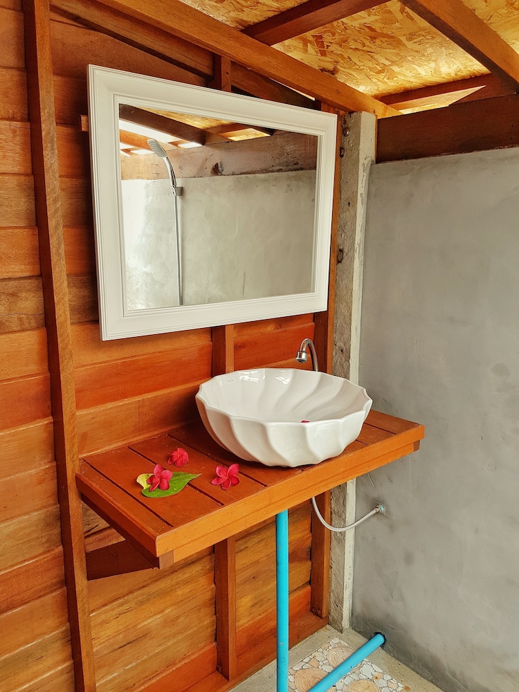 Lipe Beach Resort 50/50