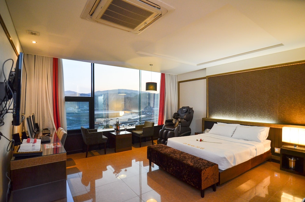 V Vip, Queen Bed