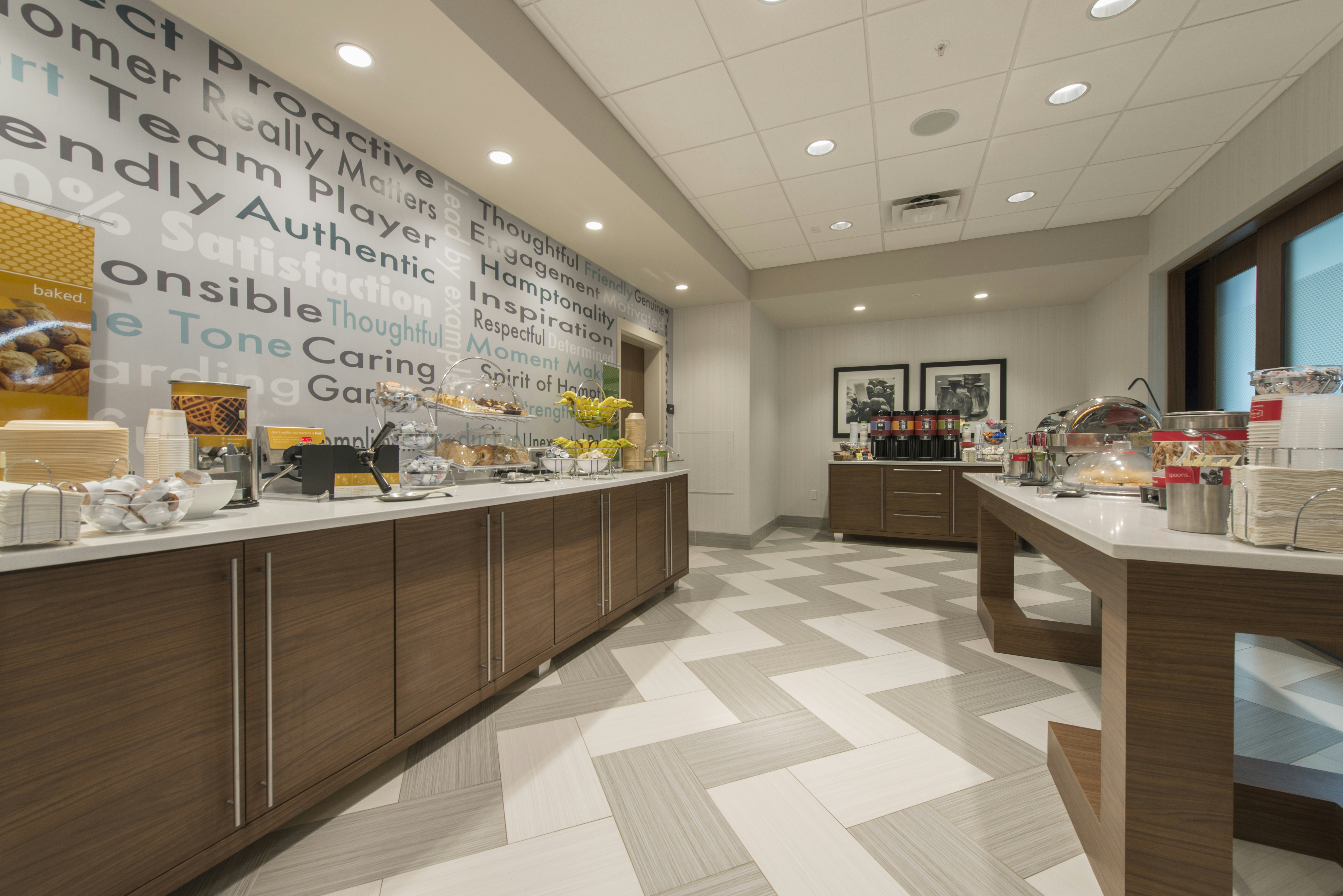Hampton Inn Greenville/I-385 Haywood Mall 8/42