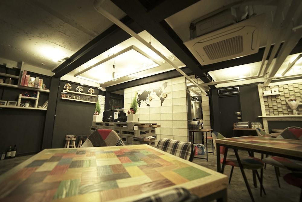 That House - Hostel 48/57