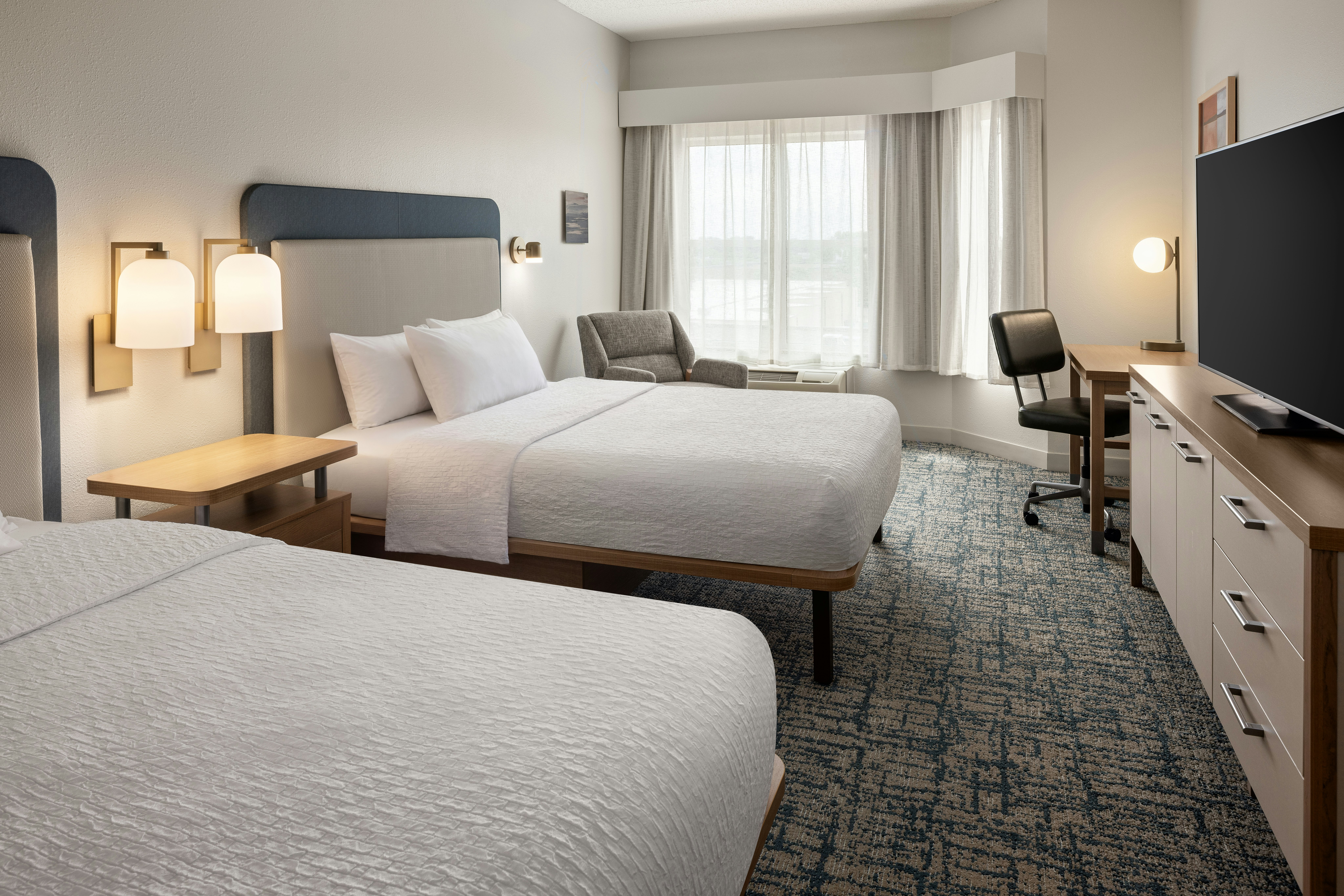 Suite, 2 Queen Beds, Accessible