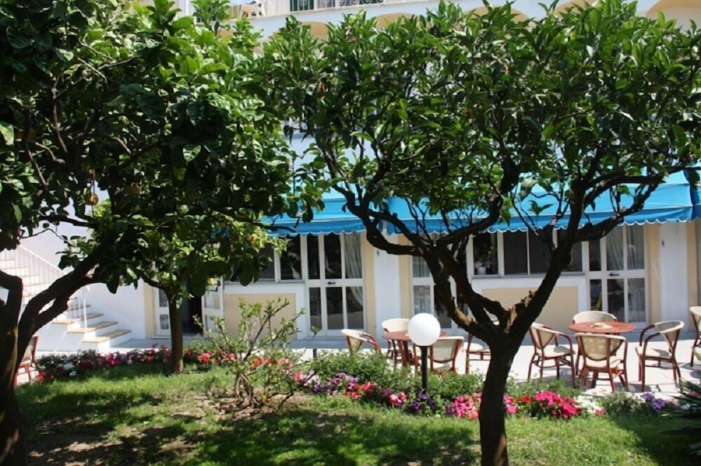 Hotel Villa Tre Sorelle 40/50