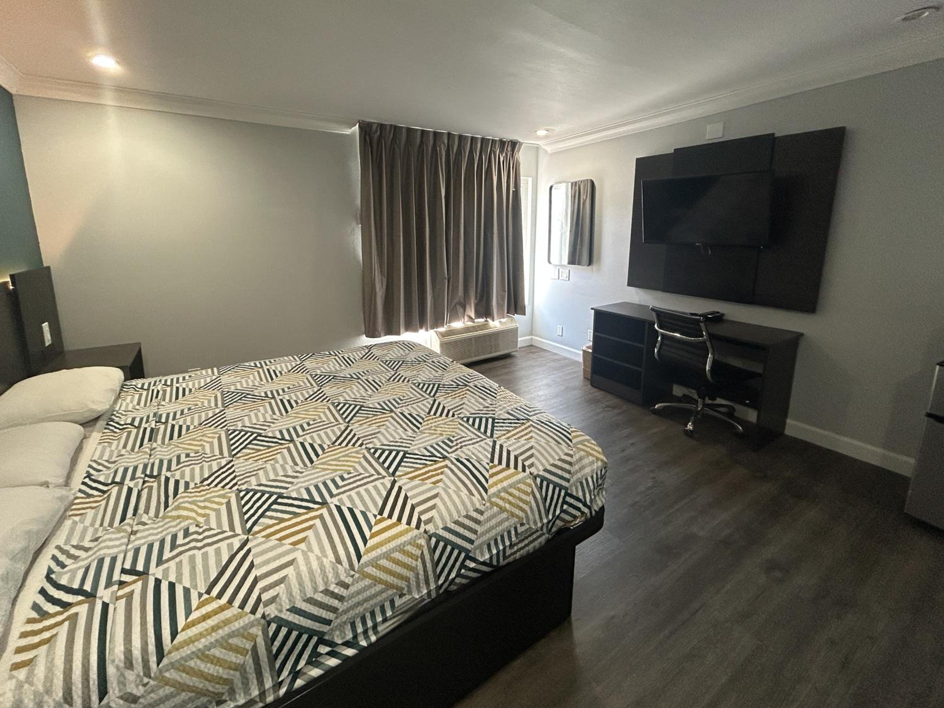 Studio6 Suites Buena Park, CA – Anahiem/Near Maingate Knotts 16/33