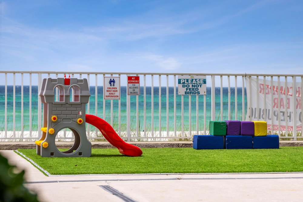 Beachcomber By The Sea 40/50