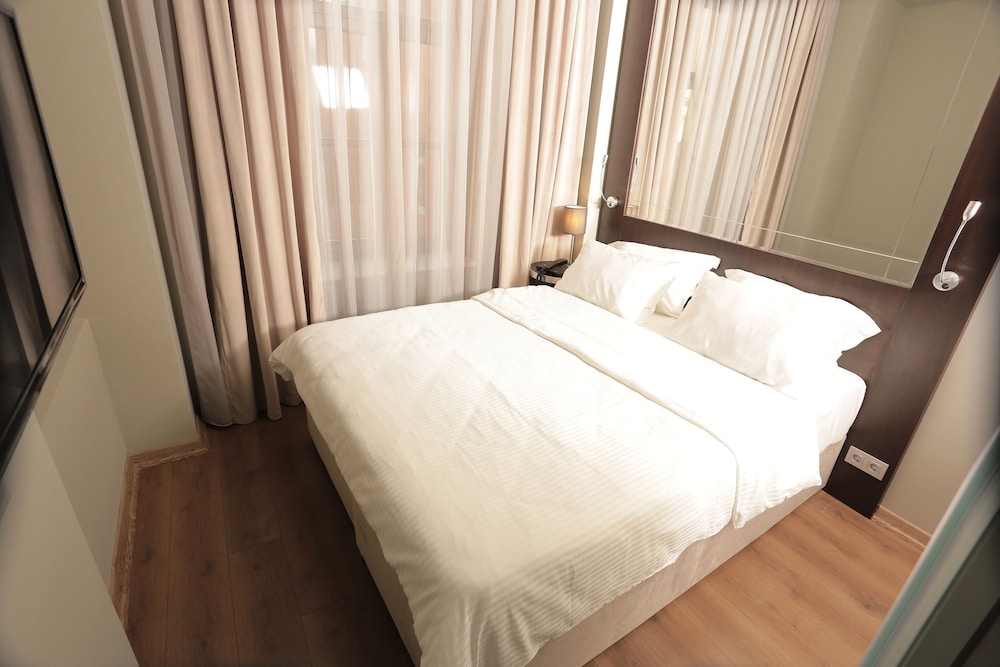 Ferman Pera Hotel 28/65