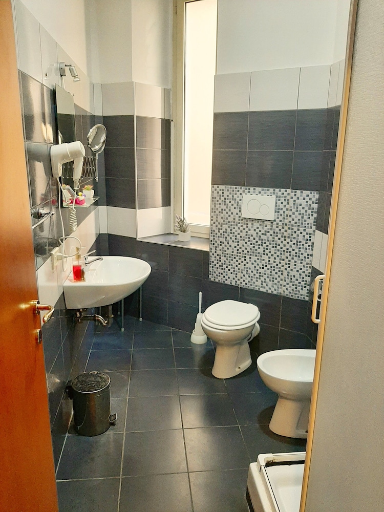 Hotel Leone 38/46