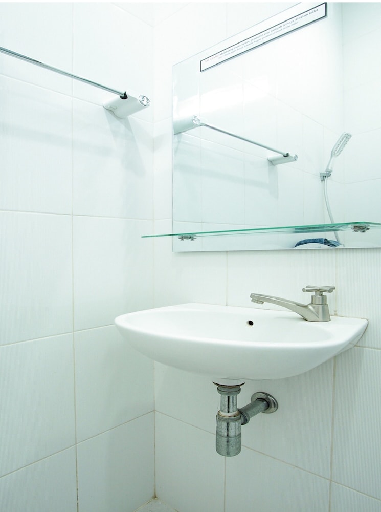 OYO 3986 Just 11 Boutique Residence Syariah 30/32
