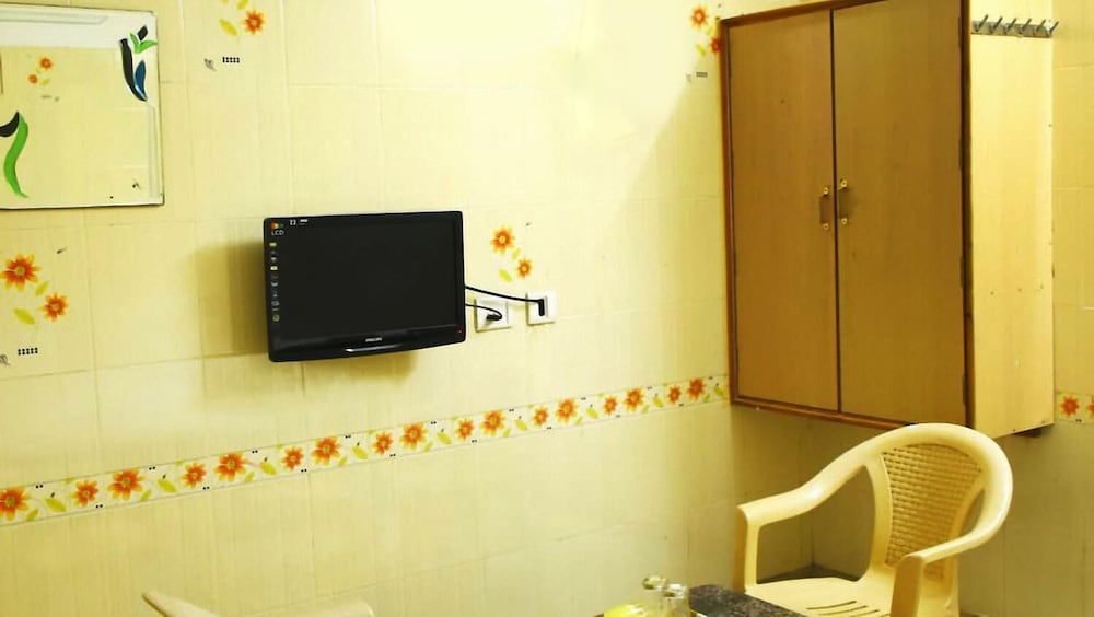 Hotel Govind Heights 33/40