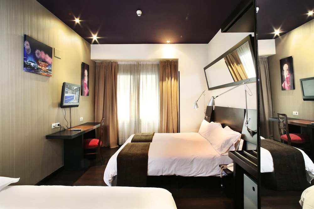 Hotel Avenida Gran Via 21/62