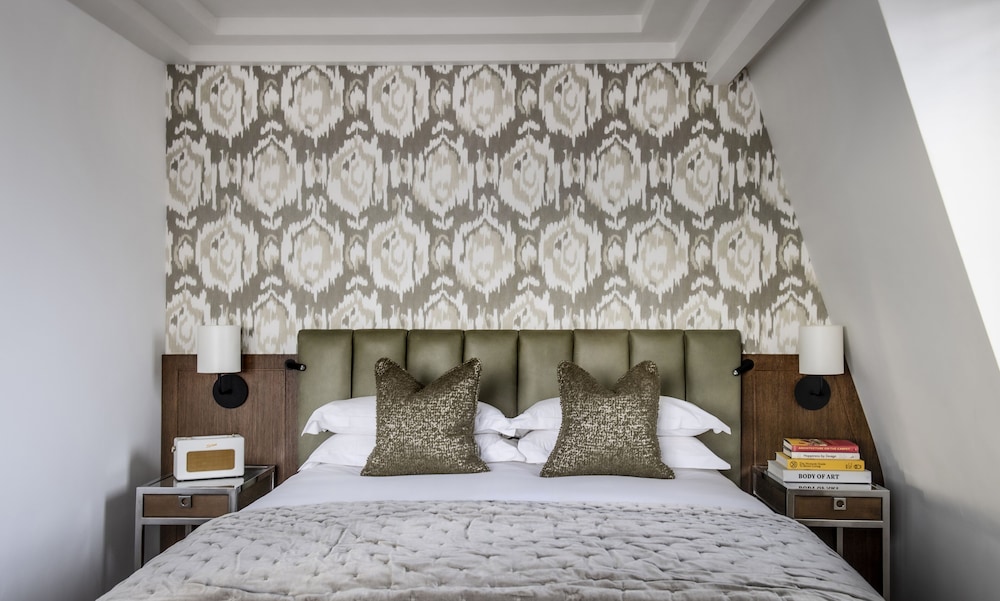 STUDIO, SUITE, QUEEN BED