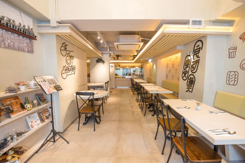 Metroplace Boutique Hotel 39/48