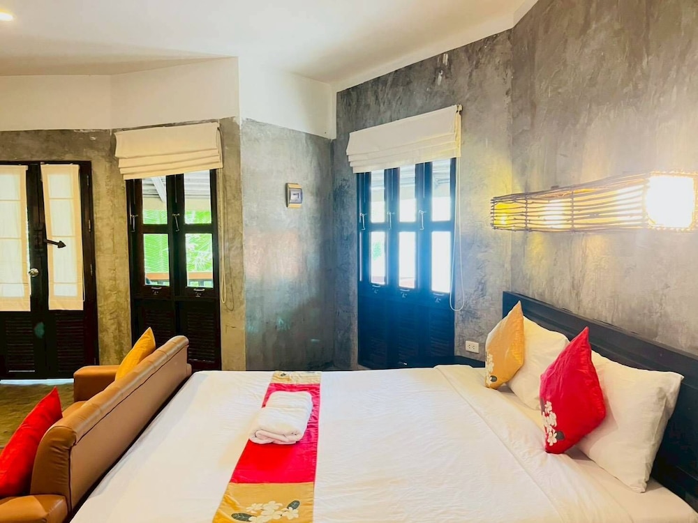 Villa, King Bed, Stair View