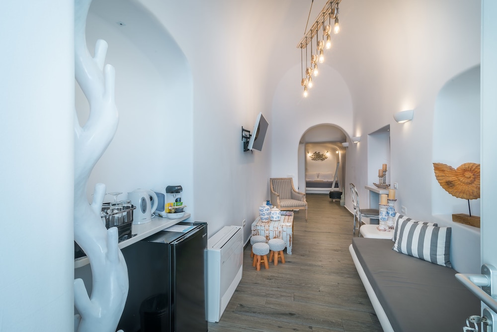 Angel Luxury Suites 36/46