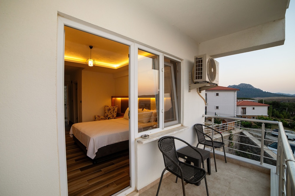 Estia Hotel 11/17