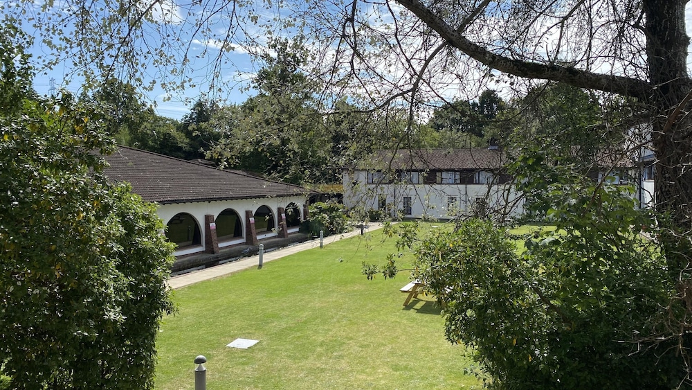 Europa Gatwick Hotel 45/50