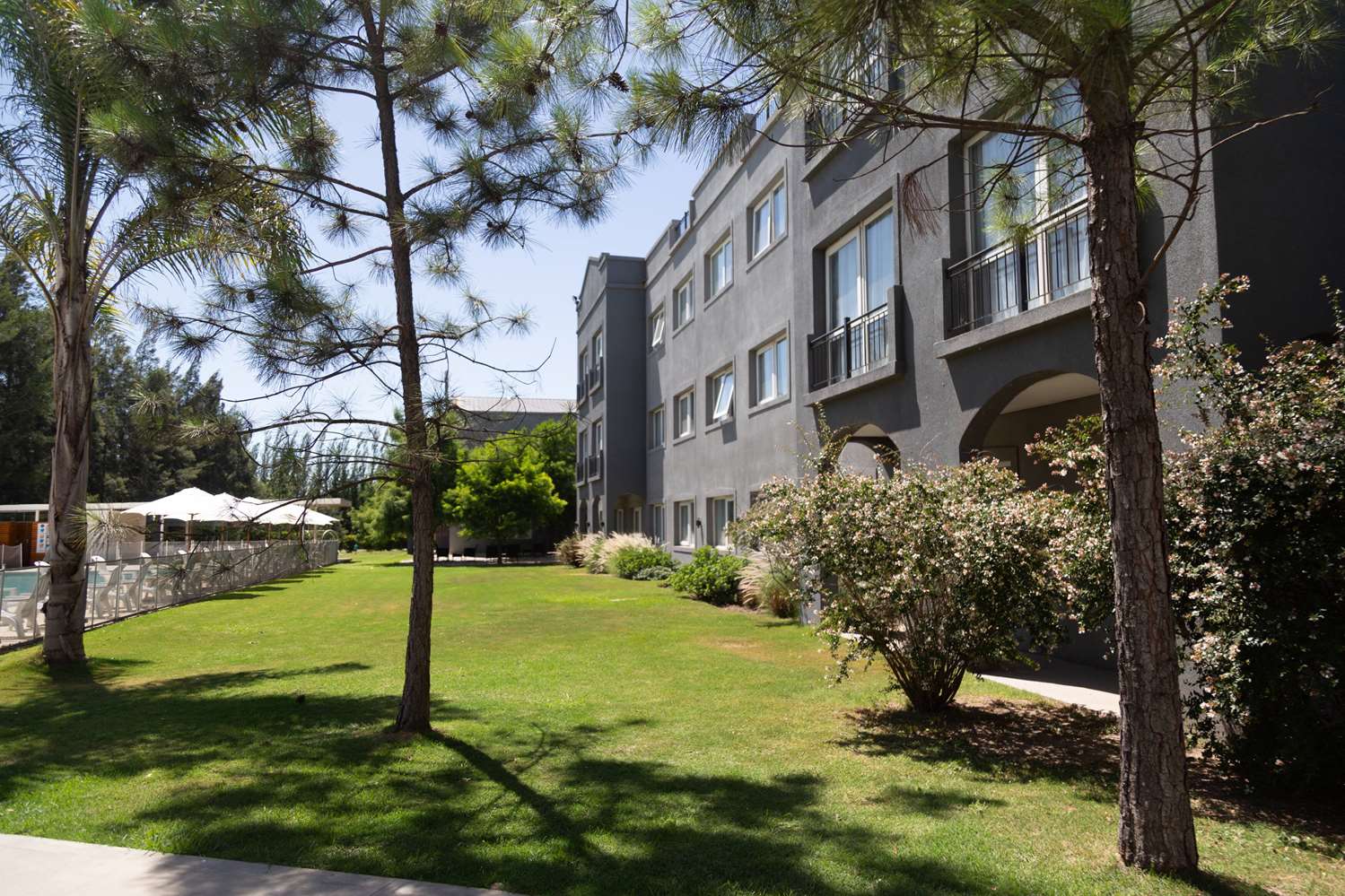 Howard Johnson by Wyndham Funes 62/67