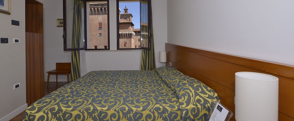 Ferrara Hotel 5/66