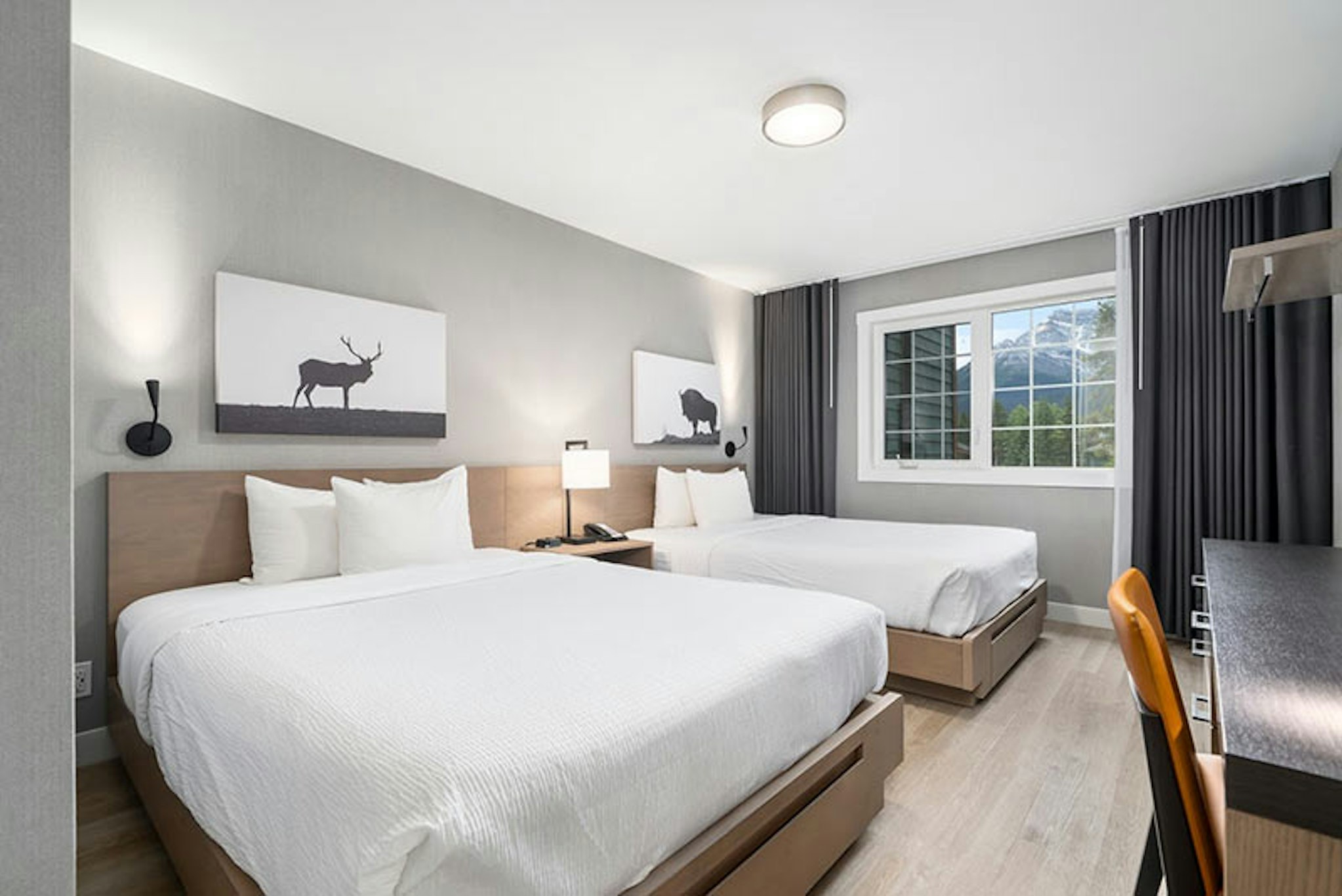 Lake Louise Inn 37/72