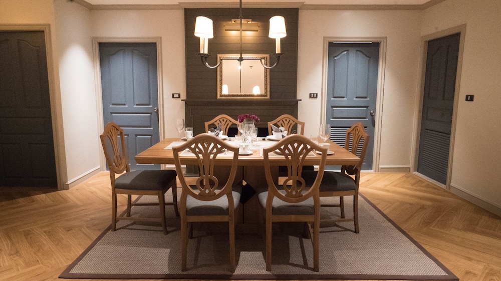 THEA Private Suites by TH District 53/64