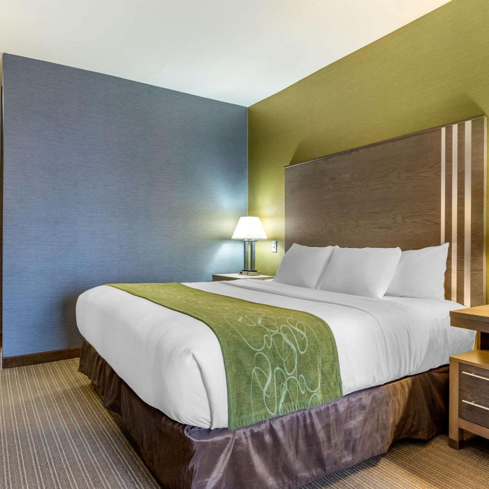 Room, King Bed, Hot Tub