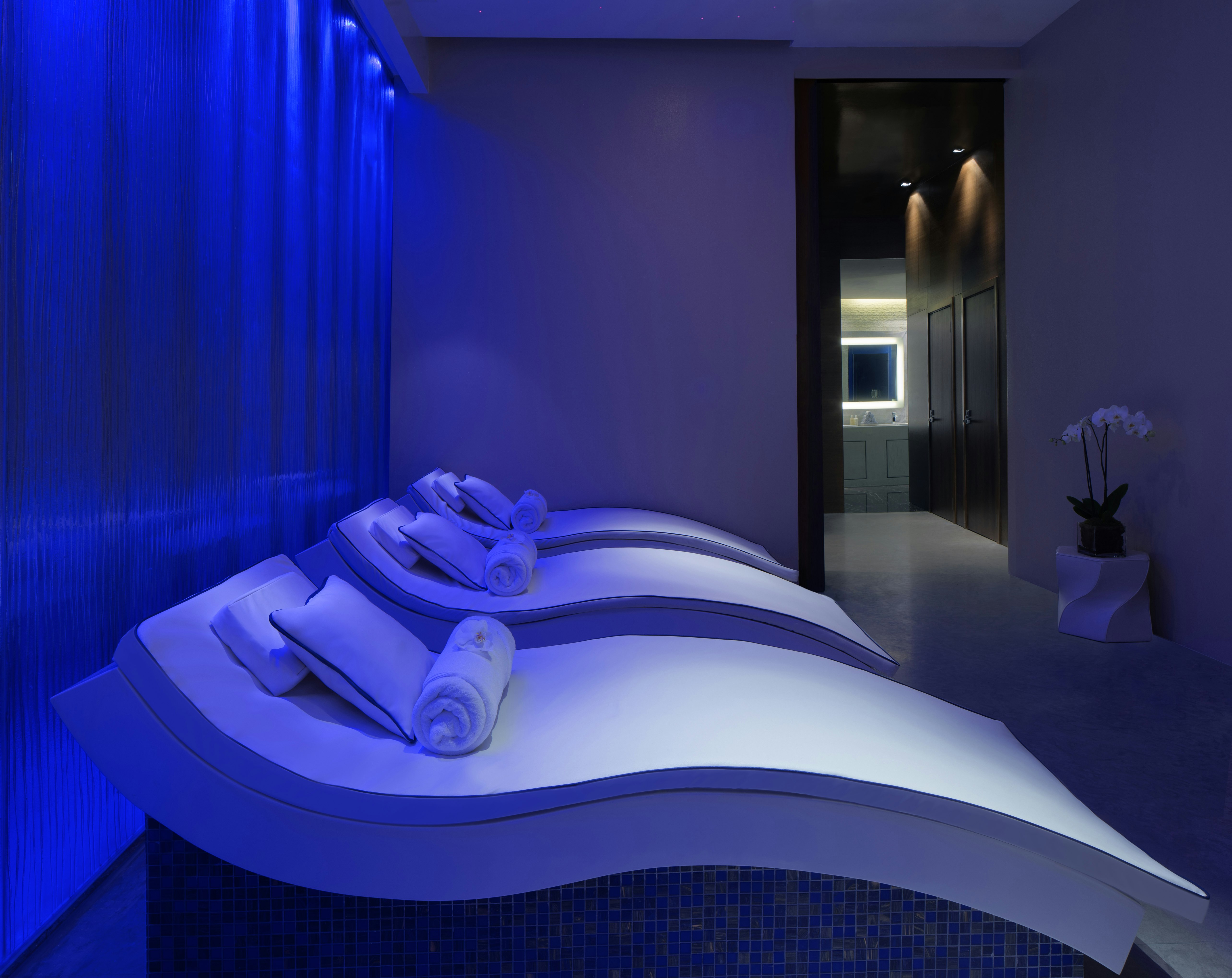Conrad Dubai 18/80