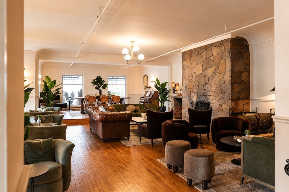 The Pines Inn Lake Placid 27/41