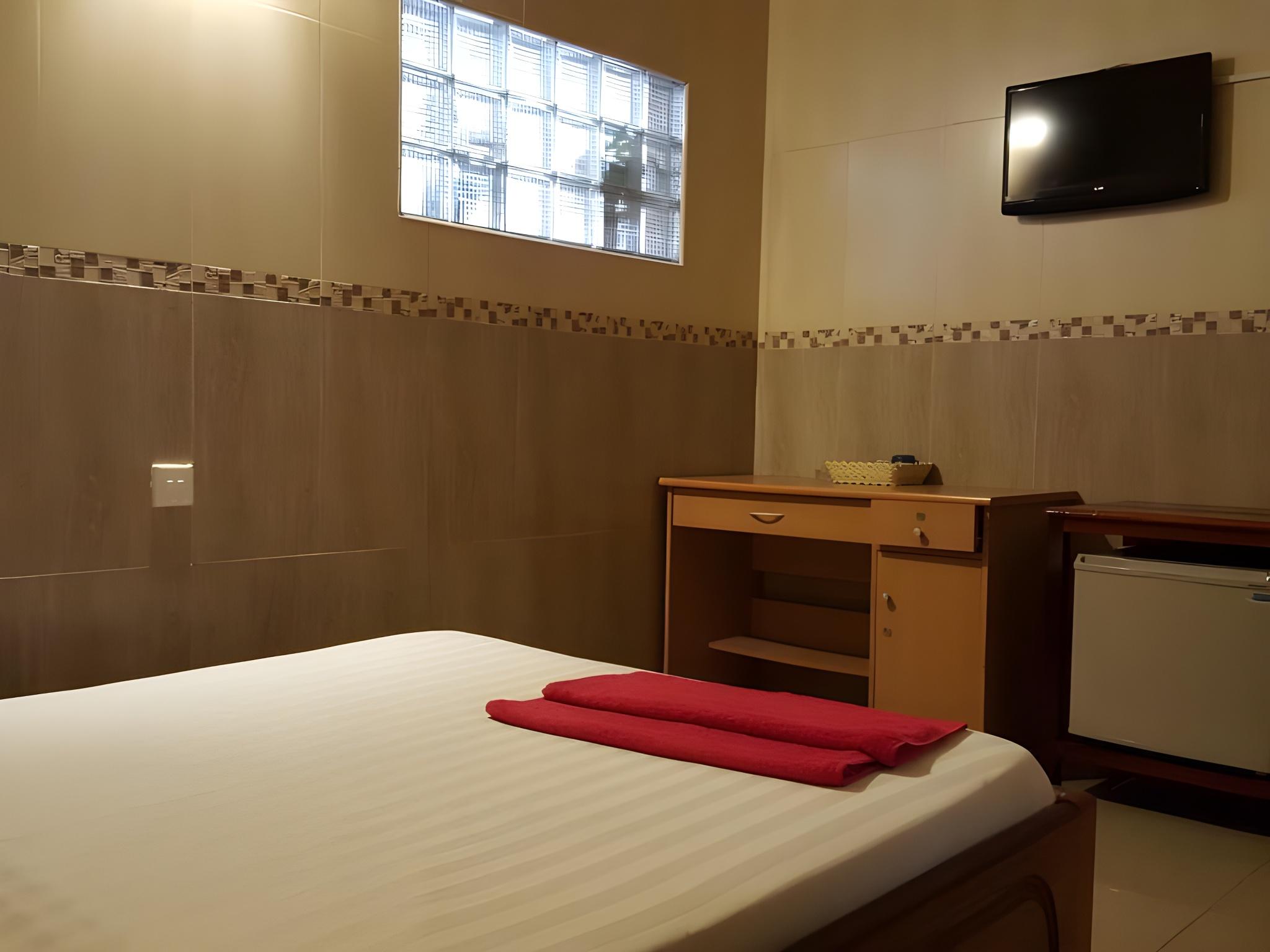 ROOM, DOUBLE BED, WITH FAN