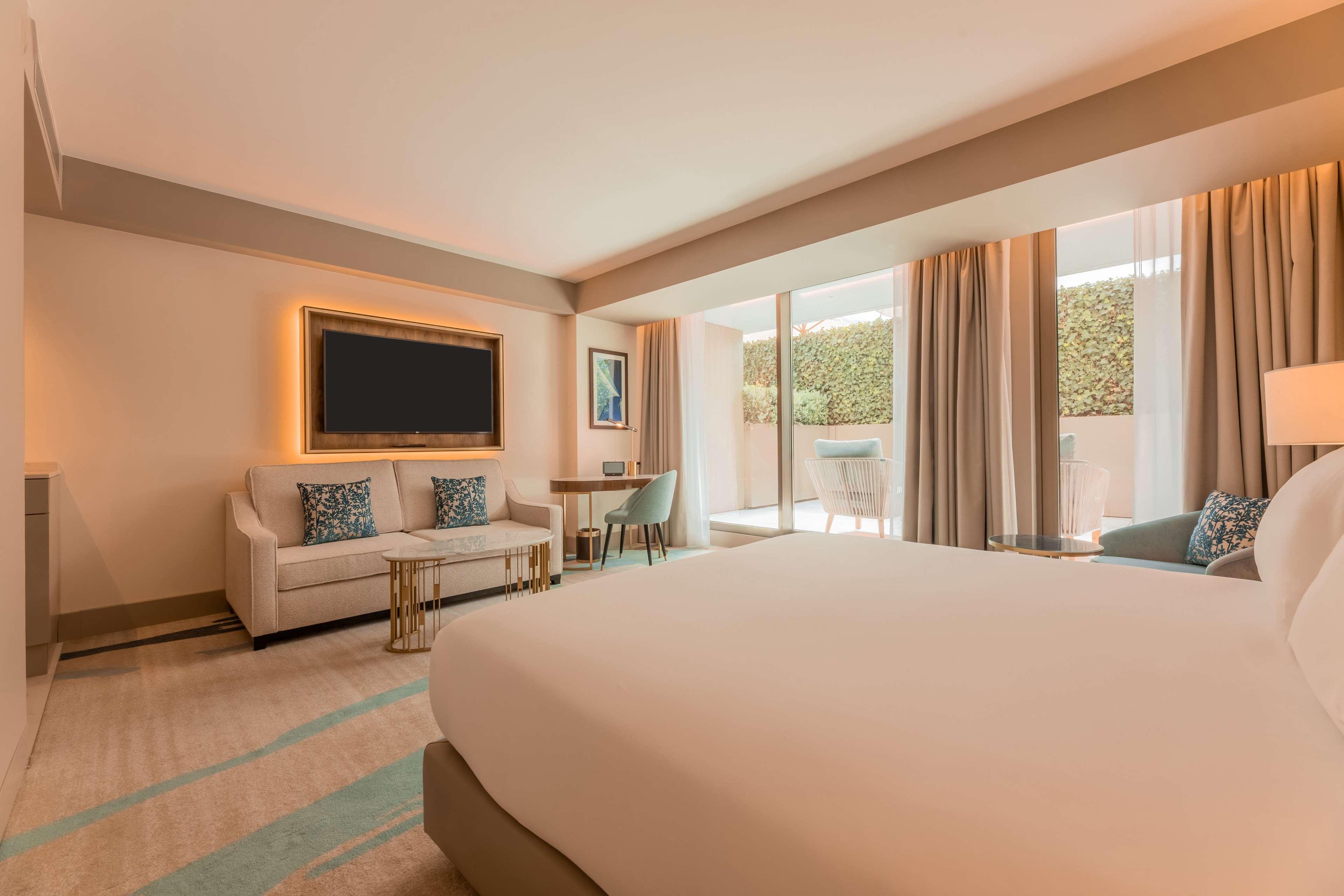 Deluxe, King Bed