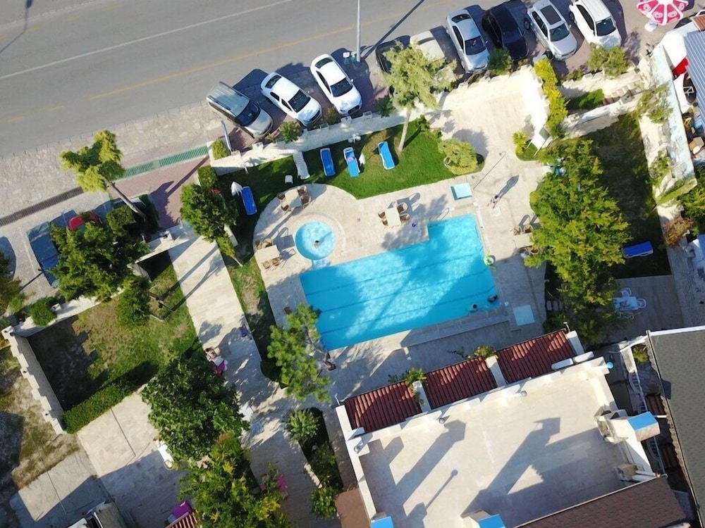 Hal-Tur Hotel 35/50