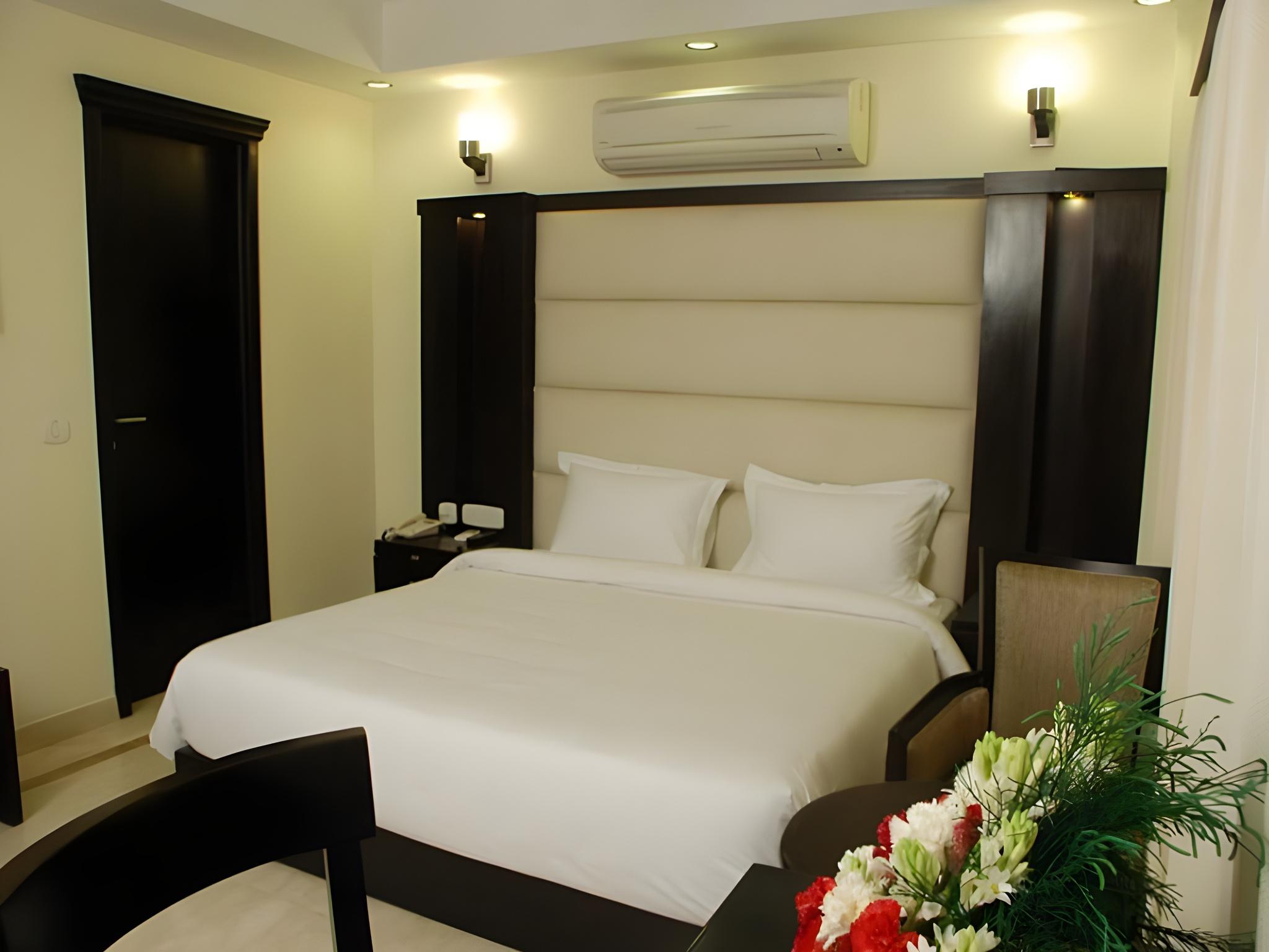 Meridian Plaza Hotel 14/34