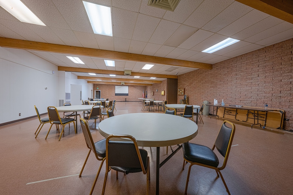 Travelodge Inn & Suites by Wyndham Saint Helens OR 18/37