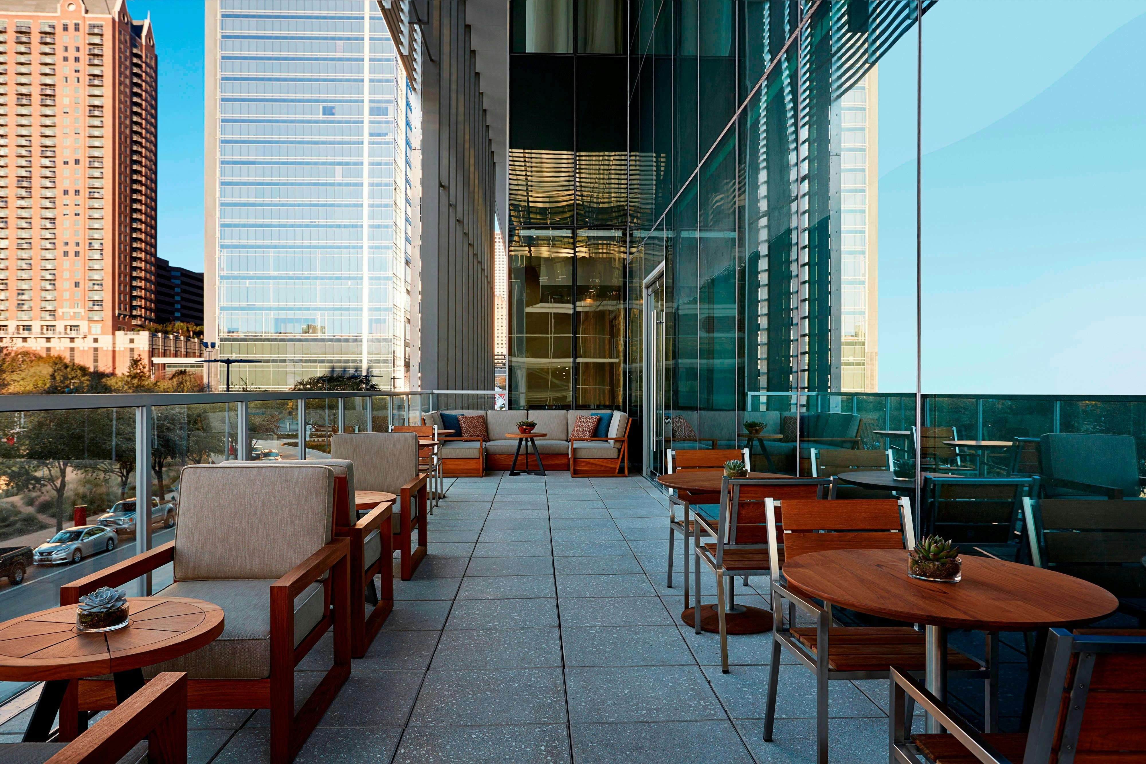 MARRIOTT MARQUIS HOUSTON 52/65