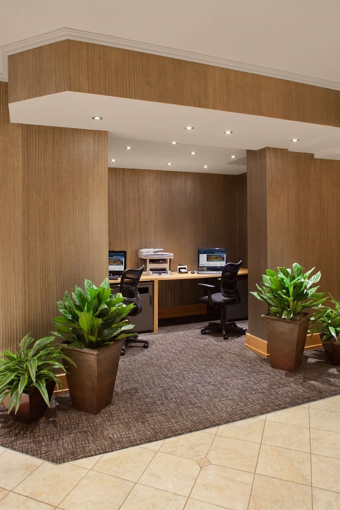 DoubleTree by Hilton Akron Fairlawn 6/50