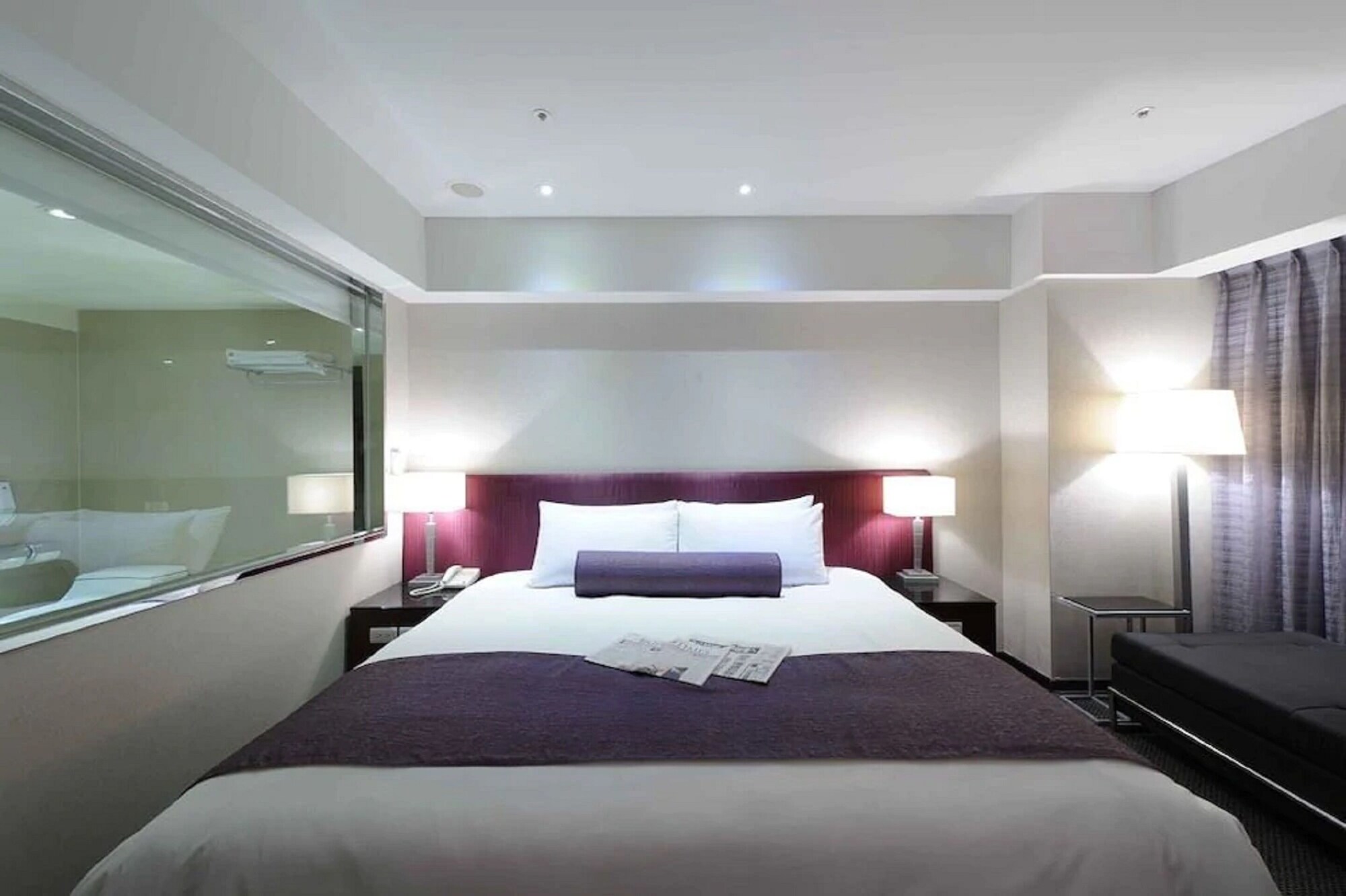 EXECUTIVE, QUEEN BED