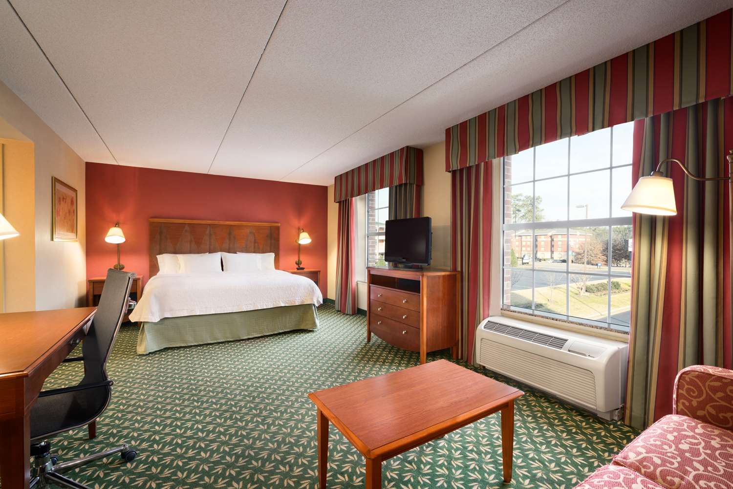 STUDIO, SUITE, KING BED, SOFA