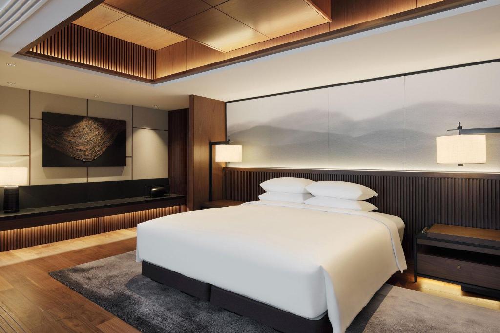 Chapter, Suite, King Bed