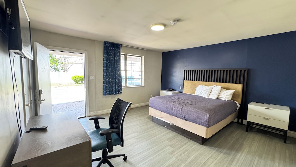 Economy 7 Inn Hampton W Pembroke 24/64