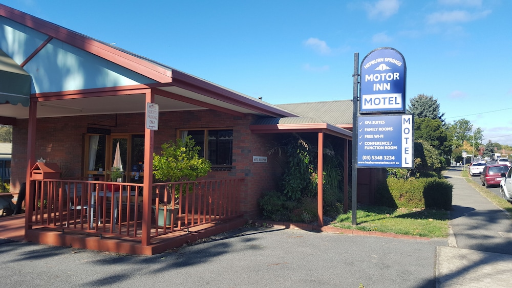 HEPBURN SPRINGS MOTOR INN 3/50