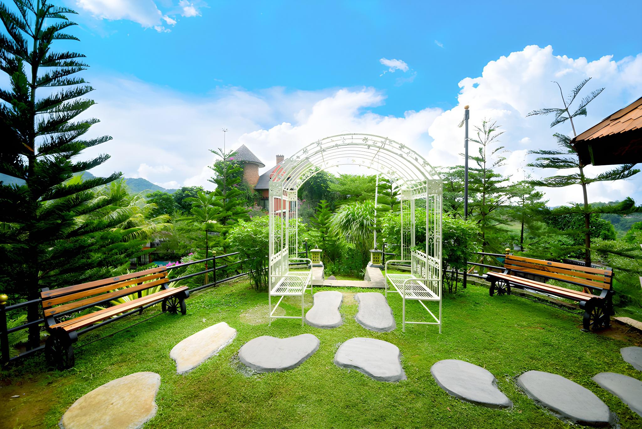 Edensor Hills Villa, Resort & Cafe 44/51
