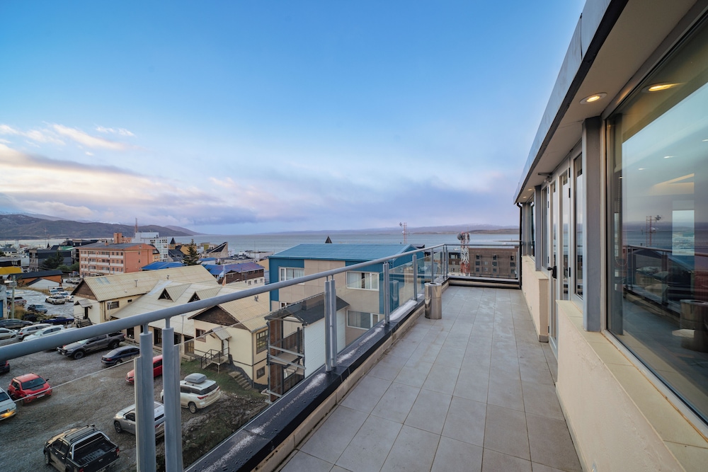Mil 810 Ushuaia Hotel 64/67