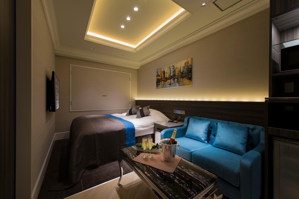 Hotel Times - Adults Only 32/37