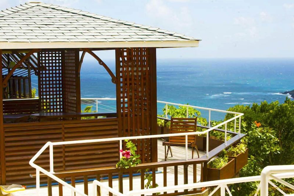SPRING HOUSE BEQUIA 1/50