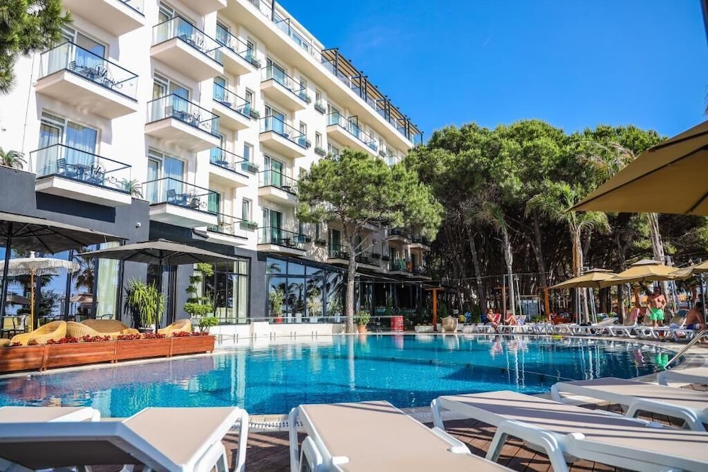VM Resort in Golem