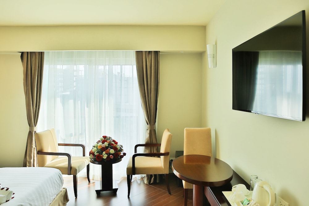 Magnolia Hotel And Conference Center 51/59