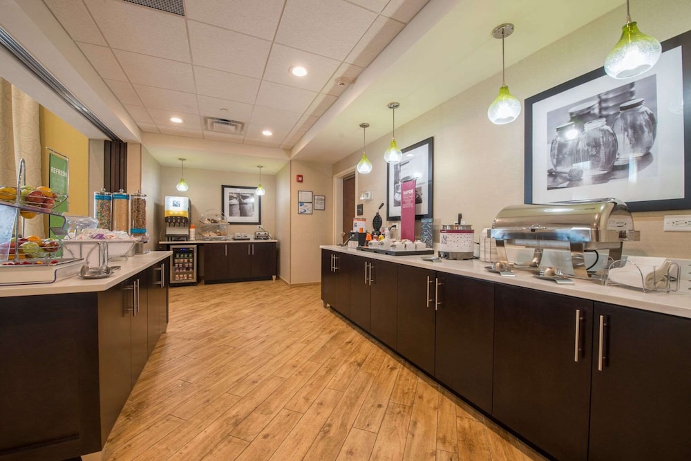 Hampton Inn Waynesboro, GA 32/42