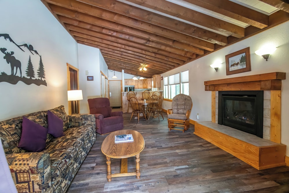 Timbers at Island Park Village Resort 44/59