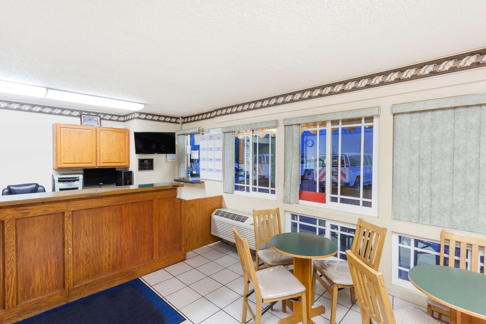 Days Inn by Wyndham Barstow 6/25